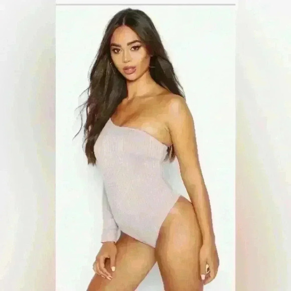 Boohoo Tops - BOOHOO ONE SHOULDER BODYSUIT